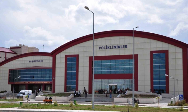 Kars'ta Araştırma Hastanesi'nde suda doğum ünitesi atıl vaziyette bırakıldı