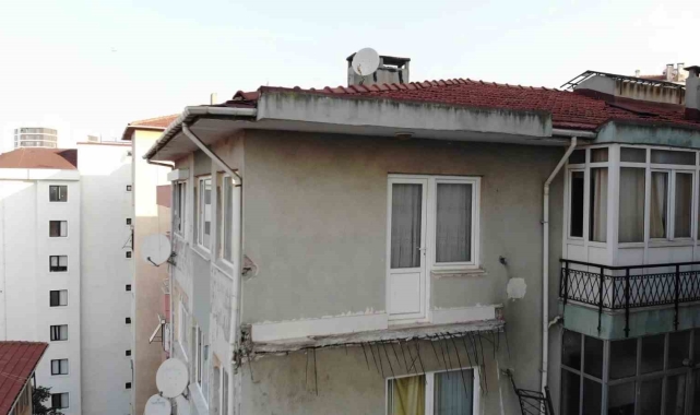 Kartal'da balkonu çöken apartman sakini: "Umurumda bile değil"