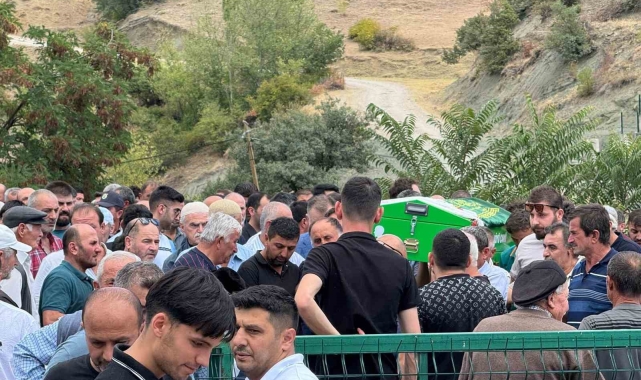 Kayboldukları denizde 5 gün sonra cansız bedenleri bulunan kadınlar toprağa verildi