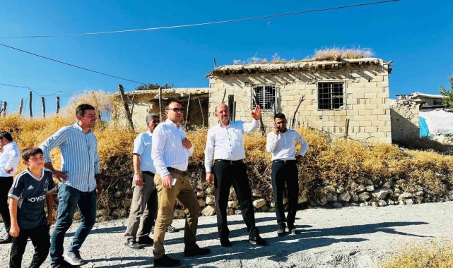 Kaymakam Partal, parke taşı çalışmalarını inceledi