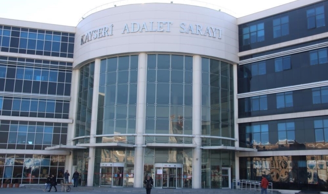 Kayseri'de torununu kazara öldürdüğü iddiasıyla yargılanan dede ilk duruşmasına çıktı