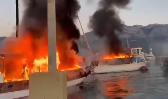 Kemer'de tekne alev alev yandı, yangının sıçradığı 2 teknede de hasar oluştu