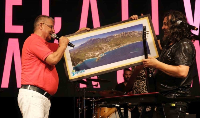 Kemer'de Zafer Bayramı coşkusu