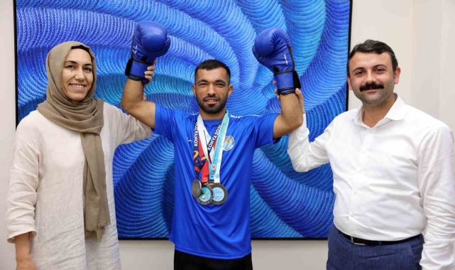 Kick boksçu Hatip Emlek, Atina ve Bakü'de mücadele edecek