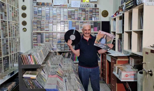 Kimsede olmayan müzik arşivi var