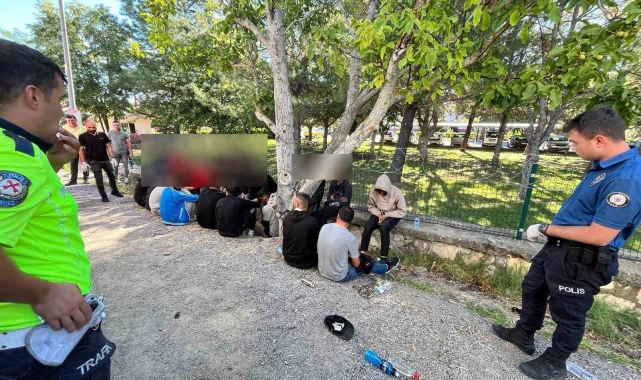 Kırklareli&#039;nde durdurulan tırın dorsesinde 21 kaçak göçmen yakalandı