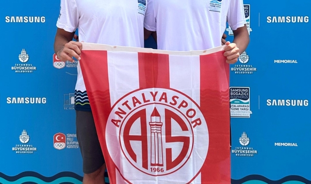 Kıtalararası yüzen Antalyasporlulardan 1 altın ve 1 bronz