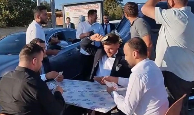 Konvoyu durdurup damada son kez pişti oynattılar