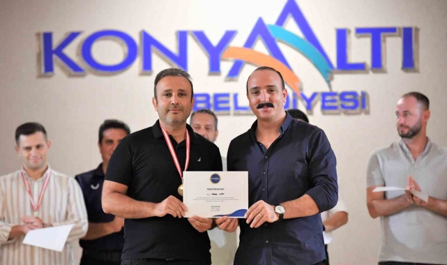 Konyaaltı Belediyesi'nin 30 Ağustos turnuvasında şampiyonlar belli oldu