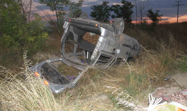 Konya'da hafif ticari araç devrildi: 6 yaralı