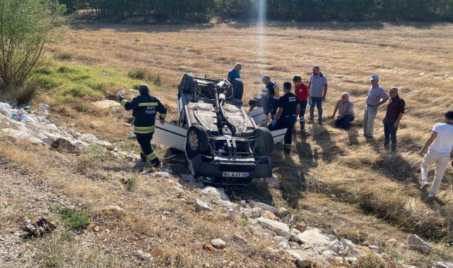 Konya'da otomobil şarampole devrildi: 2 yaralı