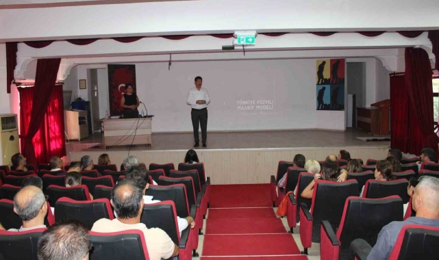 Köyceğiz'de 'Türkiye Yüzyılı Maarif Modeli' tanıtım semineri düzenlendi