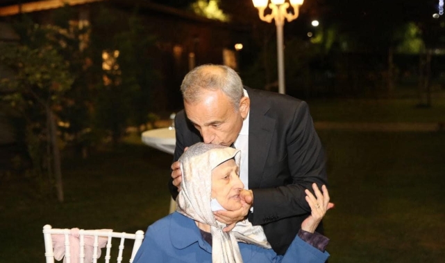 Küçükçekmece Belediye Başkanı Kemal Çebi'nin annesi hayatını kaybetti