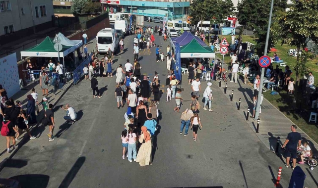 Küçükçekmece Belediyesi 18 mahallede yüzlerce çocuğu oyunla buluşturdu