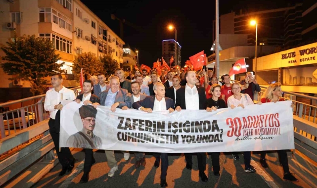 Küçükçekmece'de 30 Ağustos Zafer Bayramı coşkuyla kutlandı
