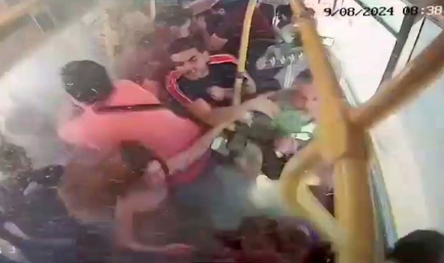 Küçükçekmece'deki feci metrobüs kazası anına ait araç içi görüntüsü ortaya çıktı