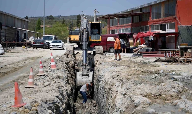 Kuşadası Ağaç İşleri Sanayi Sitesi'nde alt ve üstyapı çalışmaları sürüyor
