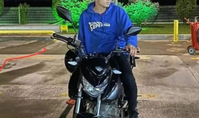 Kütahya'da trafik kazada ağır yaralanan motokurye hayatını kaybetti