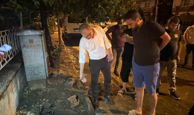 Kuyucak'ta sağanak sonrası belediye ekipleri seferber oldu