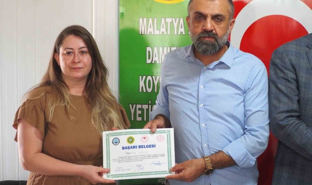 Malatya'da başarılı kursiyerlere sertifika verildi