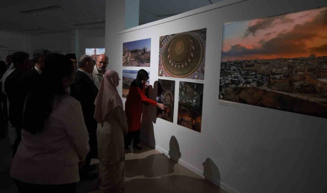 Malezya İslam Sanatları Müzesinde fotoğraf sergisi açıldı