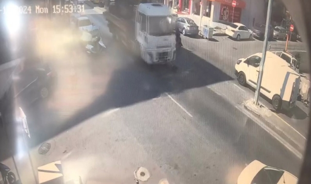 Maltepe'de yolun karşısına geçmeye çalışan çocuğa vinç aracı çarptı, o anlar kamerada