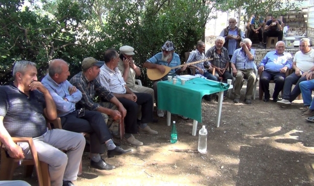 Mehmet Dede Tekkeli'ler aşure gününde bir araya geldi