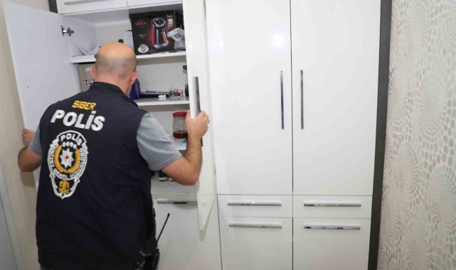 Mersin'de müstehcen yayın operasyonu: 10 şüpheli yakalandı