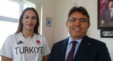 Milli güreşçi Buse Tosun Çavuşoğlu Marmaris Kaymakamını ziyaret etti