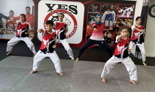 Minik taekwondocular kuşak imtihanı oldu