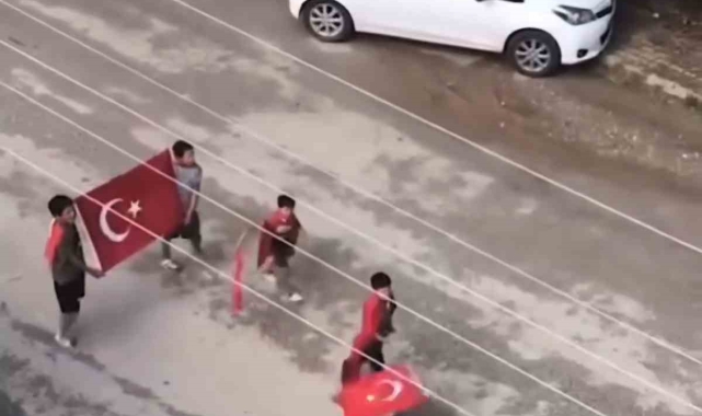 Minik yüreklerden büyük zafer bayramı kutlaması