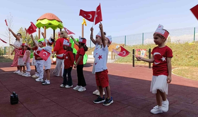 Miniklerin 30 Ağustos coşkusu