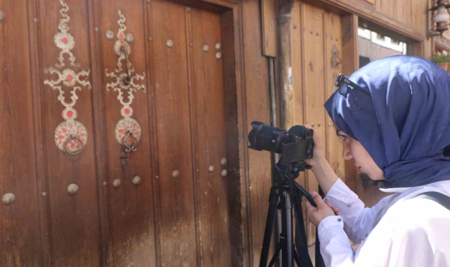 Motifleri ve sesleriyle bin yıllık tarihin kapısını aralıyor