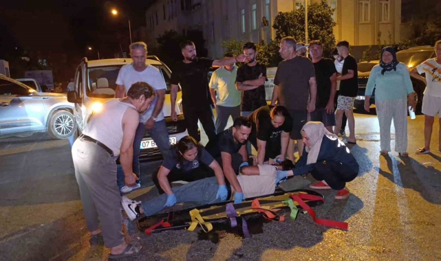 Motosikletin hafif ticari araçla çarpıştı: 2 yaralı