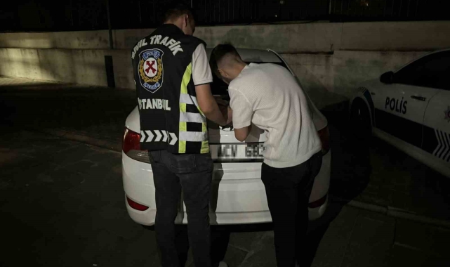 Motosikletle akrobasi hareketleri yapan sürücüye 16 bin 553 TL ceza