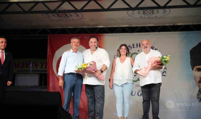 Muğla'da tiyatro şölenine büyük ilgi