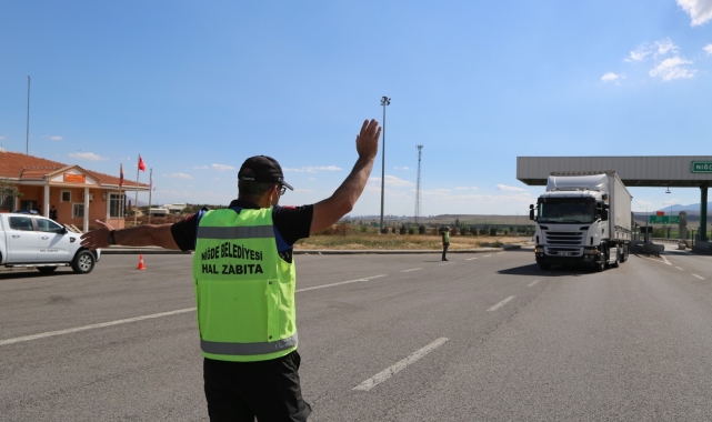 Niğde Belediyesi ekipleri kayıt dışıyla mücadelesini sürdürüyor
