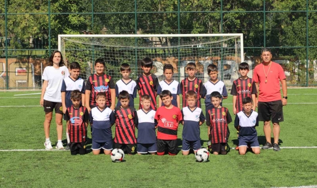 Odunpazarı'nın minik futbolcularının Eskişehirspor heyecanı