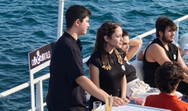 Öğrenciler, 'Merhaba Çin, Merhaba Türkiye' etkinliğinde Boğaz'da buluştu