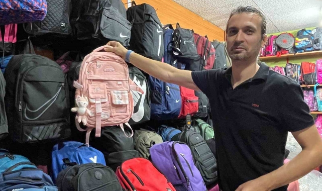 Okul çantalarının satışı başladı