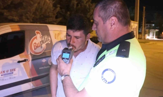 Önce arabanın içine saklandı, sonra gazeteciyi polise şikayet etti