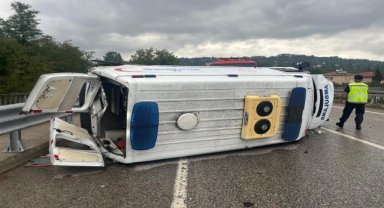Ordu'da ambulansın devrildiği kazada 4 kişi yaralandı