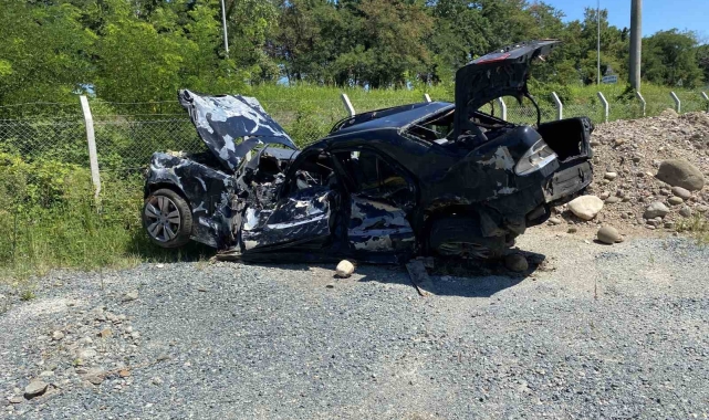 Ordu'da feci kaza: Cansız bedeni çıkarılırken otomobil alev aldı