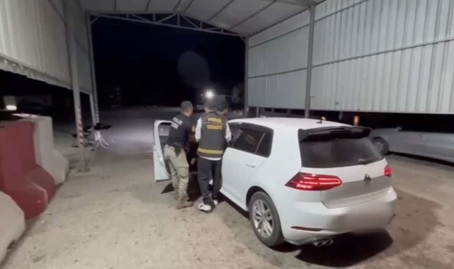 Osmaniye'de durdurulan otomobilde 6 kilo 500 gram uyuşturucu çıktı