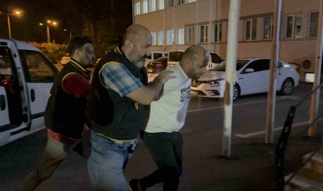 Otomatik tabanca ile havaya defalarca ateş açan şahıs yakalandı