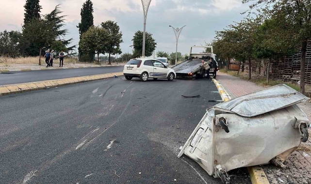 Otomobil, çöp konteynerine çarparak takla attı: 1 yaralı