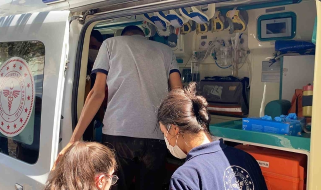 Otomobil ile motosiklet çarpıştı: 1 yaralı