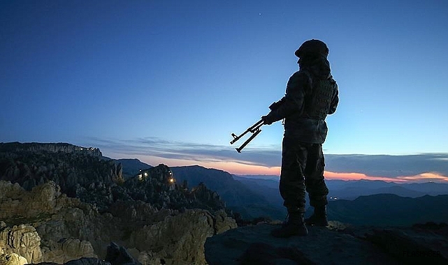 PENÇE-KİLİT OPERASYONU BÖLGESİNDE YARALANAN ASKER TEDAVİ GÖRDÜĞÜ HASTANEDE ŞEHİT OLDU!