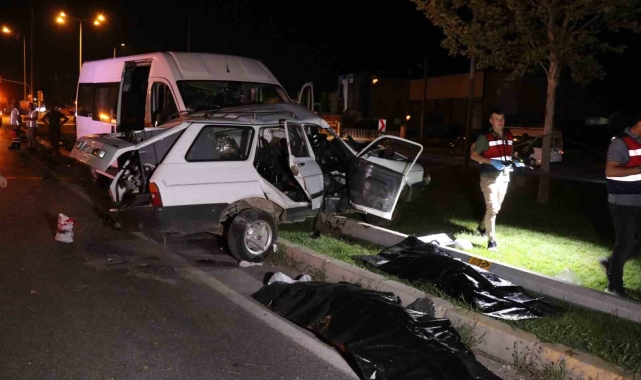Personel servisiyle çarpışan otomobildeki karı koca hayatını kaybetti