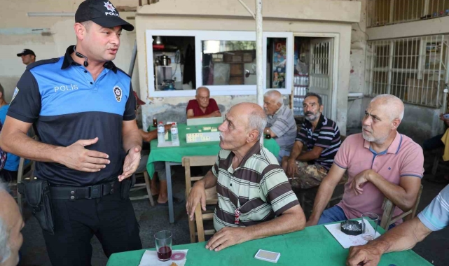 Polis 'Çocuklar boğulmasın' diye kapı kapı gezdi